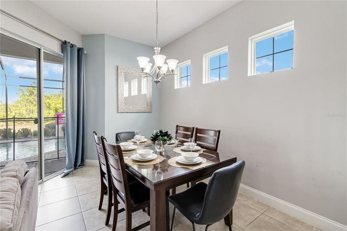 Image No.19-5 Bed Townhouse for sale