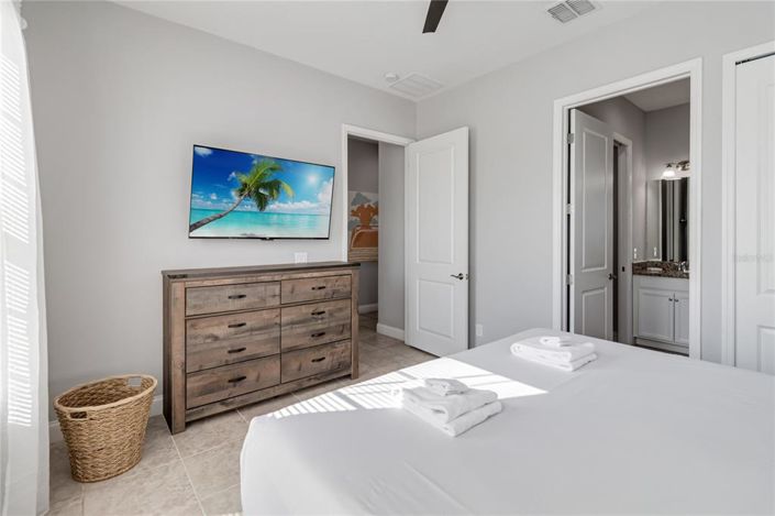 Image No.23-5 Bed Townhouse for sale