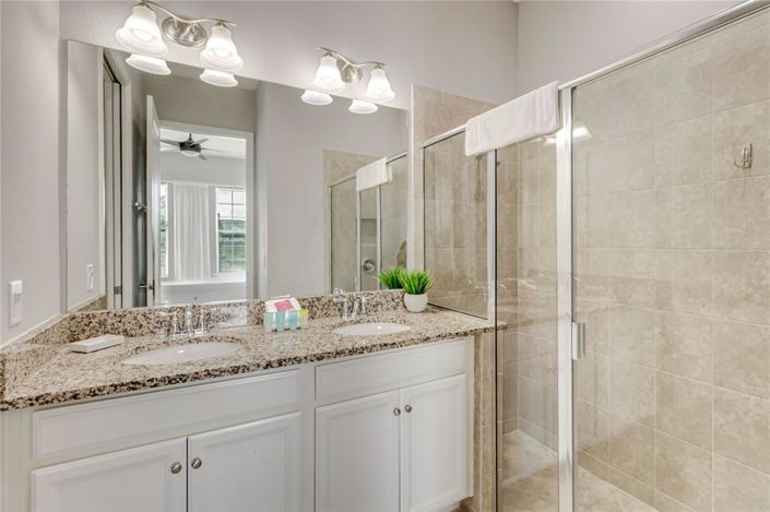 Image No.24-5 Bed Townhouse for sale