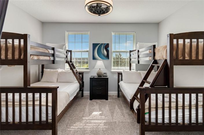 Image No.37-5 Bed Townhouse for sale