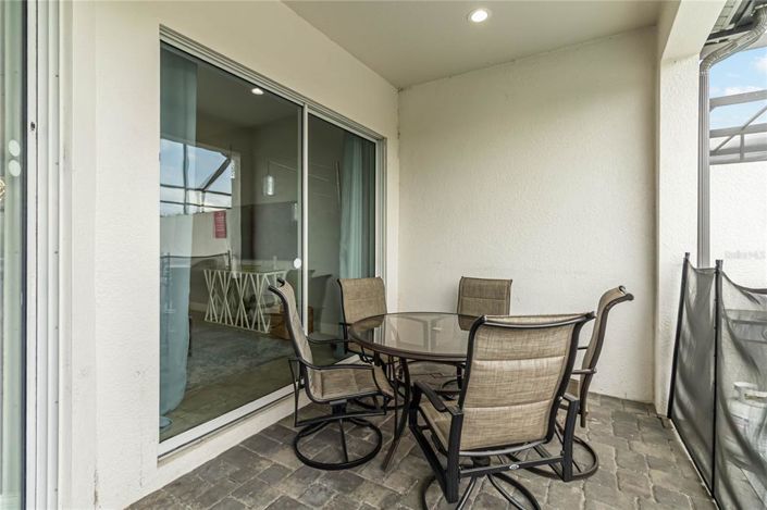 Image No.40-5 Bed Townhouse for sale