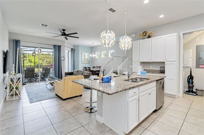 Image No.9-5 Bed Townhouse for sale