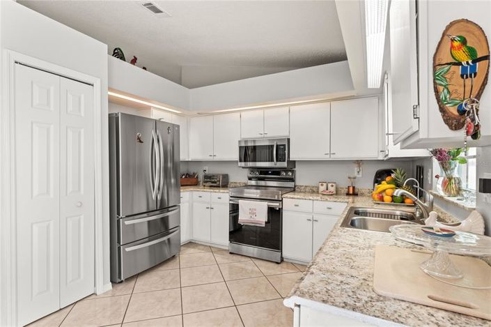 Image No.10-3 Bed House for sale