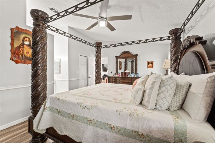 Image No.18-3 Bed House for sale