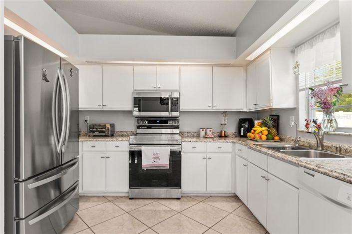 Image No.8-3 Bed House for sale