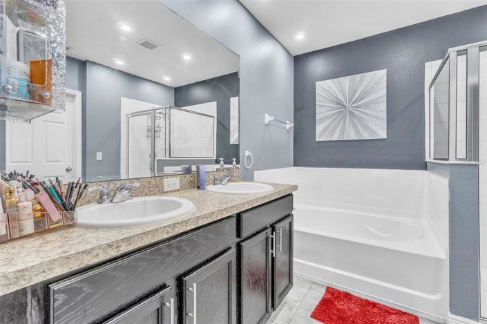 Image No.18-4 Bed House for sale