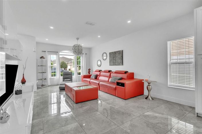 Image No.7-4 Bed House for sale