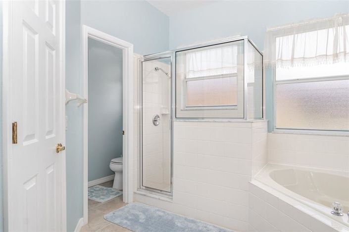 Image No.18-4 Bed House for sale