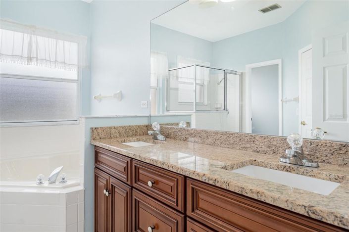 Image No.3-4 Bed House for sale