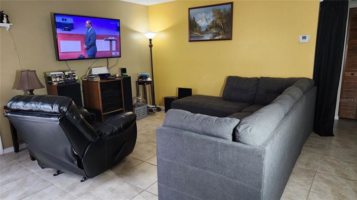 Image No.2-2 Bed Townhouse for sale