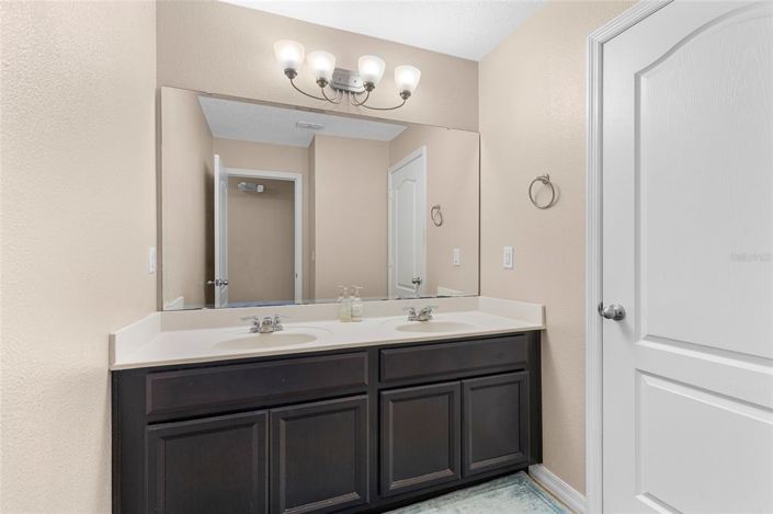 Image No.19-4 Bed House for sale