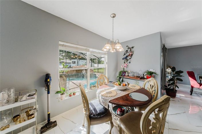 Image No.12-4 Bed House for sale