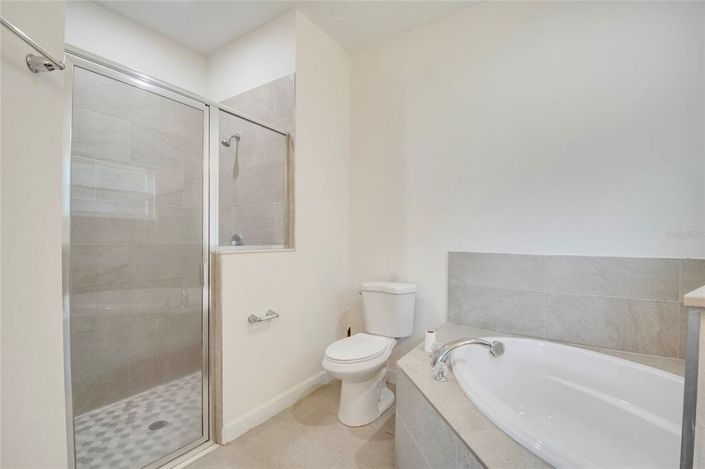 Image No.8-4 Bed House for sale