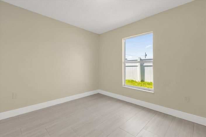 Image No.23-Maison de 4 chambres à vendre à Saint John