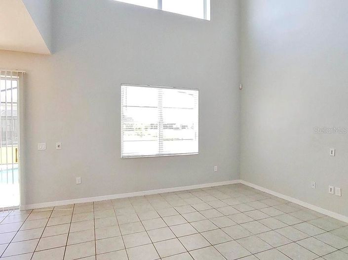 Image No.9-6 Bed House for sale