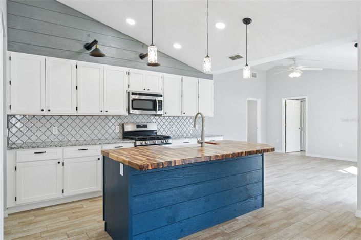 Image No.10-4 Bed House for sale