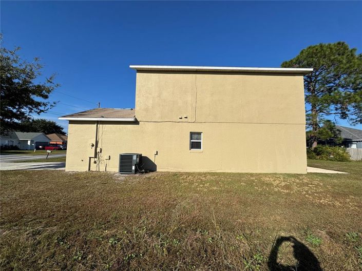 Image No.2-4 Bed House for sale