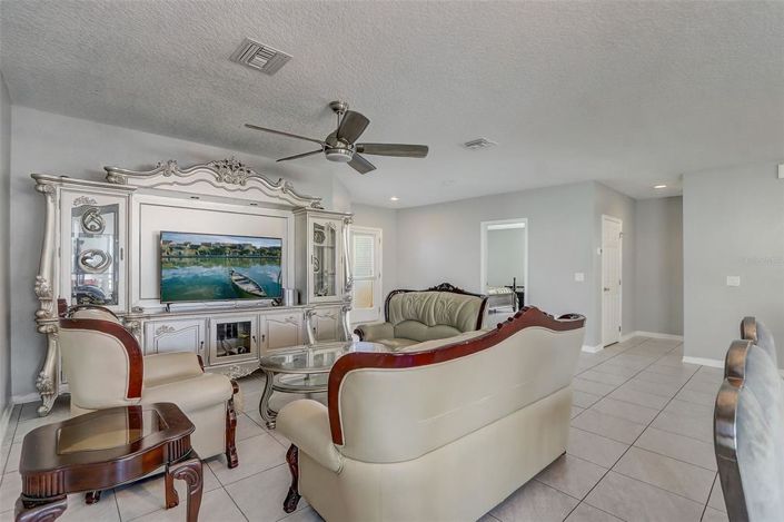 Image No.8-Maison de 4 chambres à vendre à Saint John