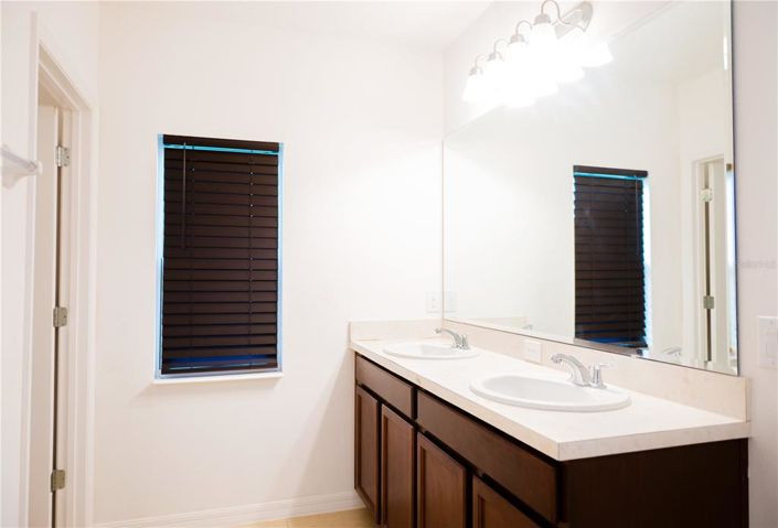 Image No.8-Maison de 4 chambres à vendre à Saint John