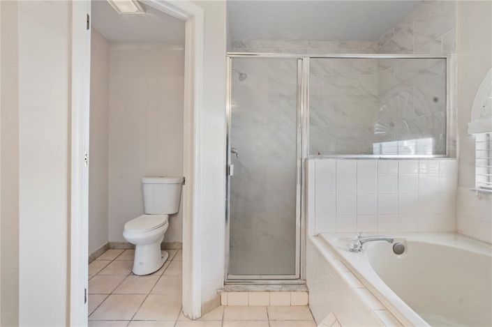 Image No.18-4 Bed House for sale