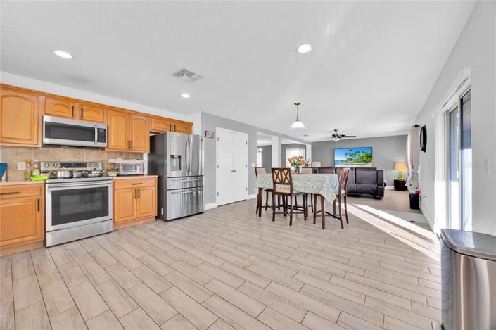 Image No.10-3 Bed House for sale