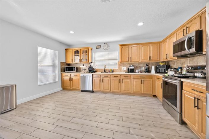 Image No.11-3 Bed House for sale