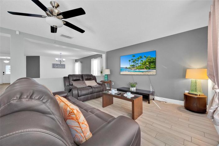 Image No.14-3 Bed House for sale