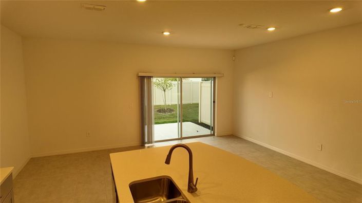 Image No.8-3 Bed Townhouse for sale