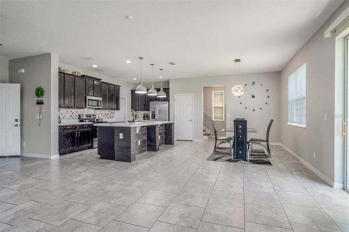 Image No.11-5 Bed House for sale