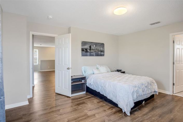 Image No.17-5 Bed House for sale