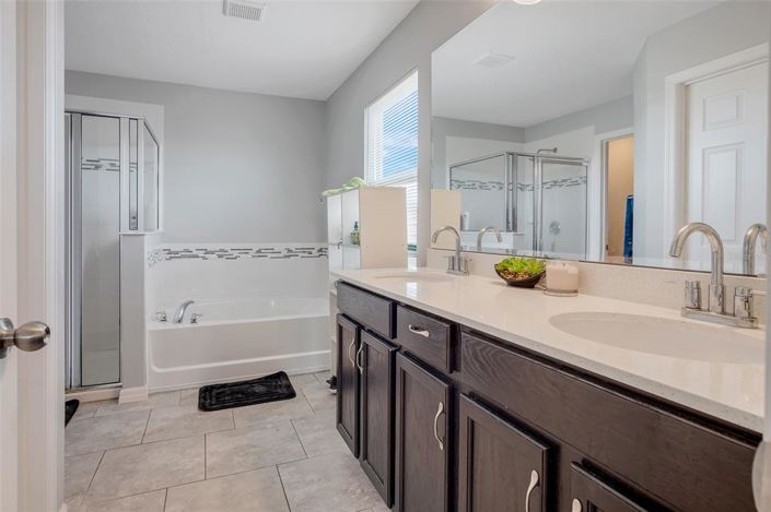 Image No.18-5 Bed House for sale