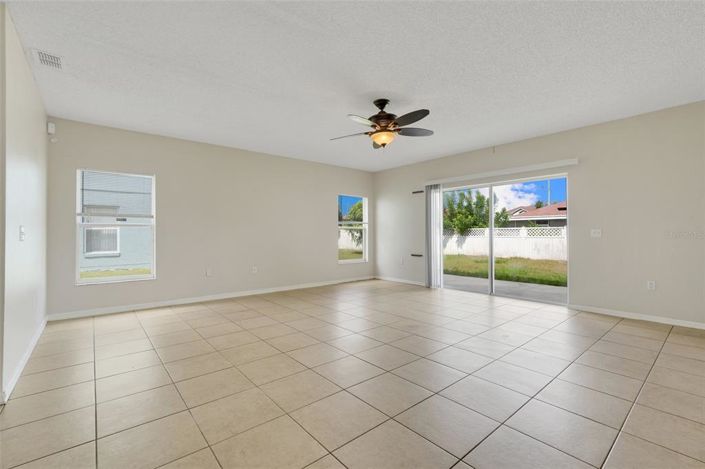 Image No.11-4 Bed House for sale