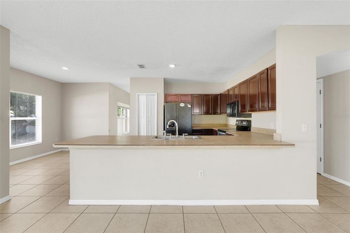 Image No.14-4 Bed House for sale