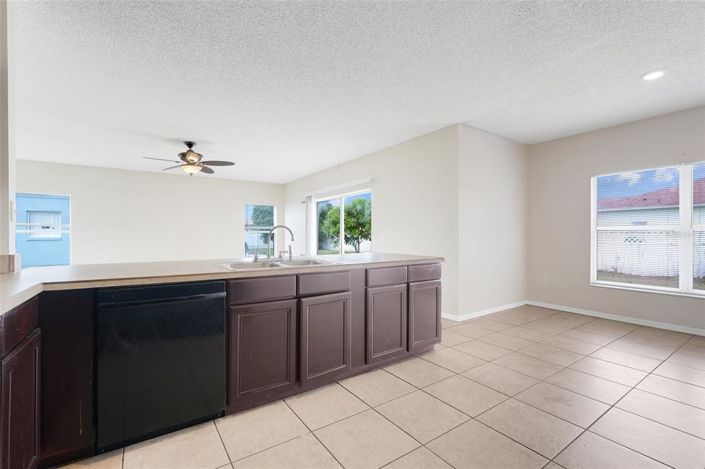 Image No.16-4 Bed House for sale