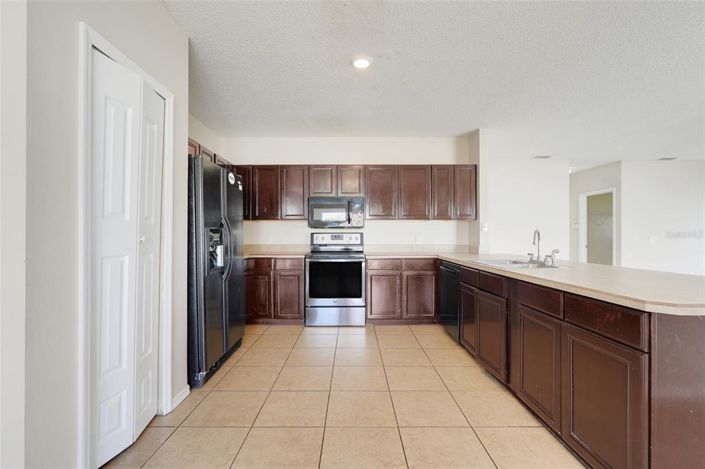 Image No.17-4 Bed House for sale