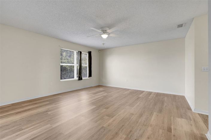 Image No.24-4 Bed House for sale