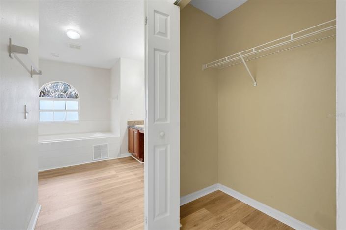 Image No.27-4 Bed House for sale