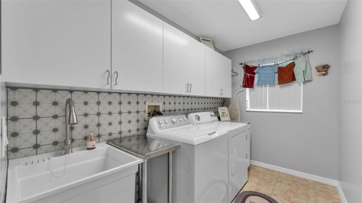 Image No.22-5 Bed House for sale