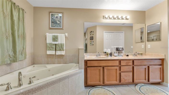 Image No.31-5 Bed House for sale