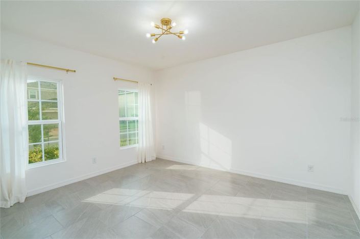 Image No.6-5 Bed House for sale