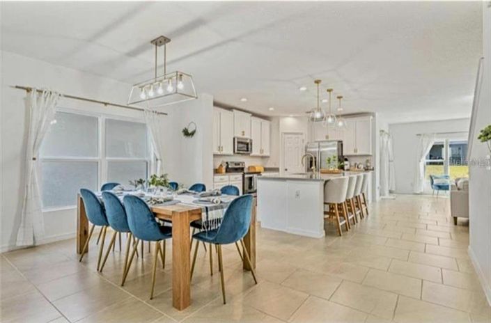 Image No.8-5 Bed House for sale