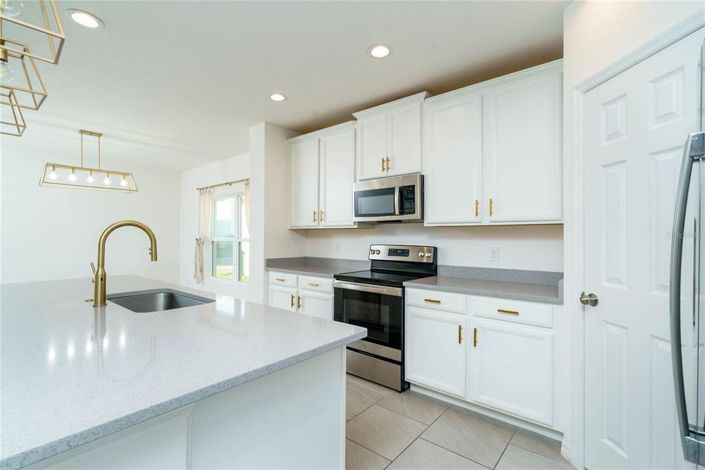 Image No.9-5 Bed House for sale