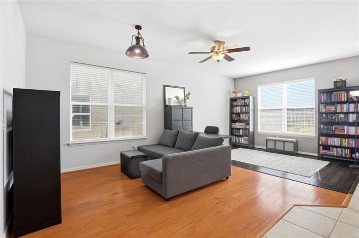 Image No.11-3 Bed House for sale