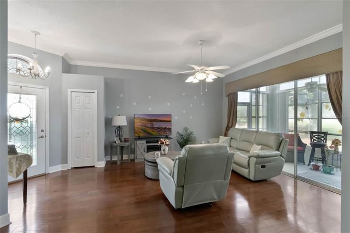 Image No.8-3 Bed House for sale