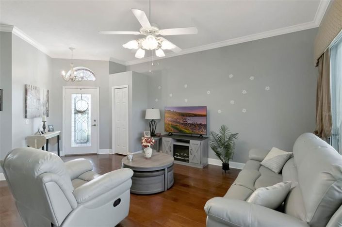 Image No.9-3 Bed House for sale