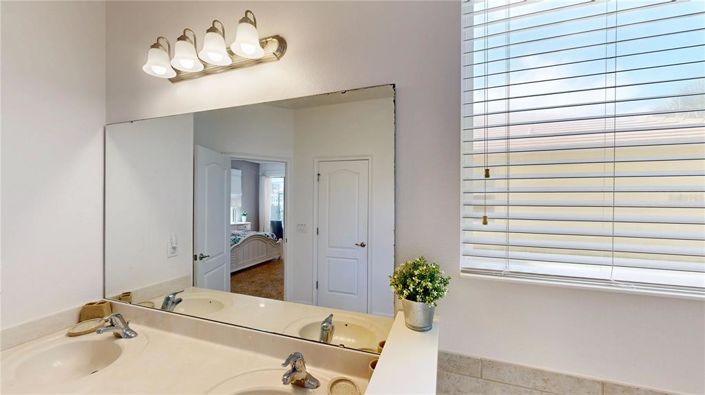 Image No.42-4 Bed House for sale