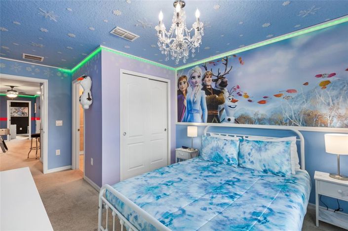 Image No.17-5 Bed Townhouse for sale