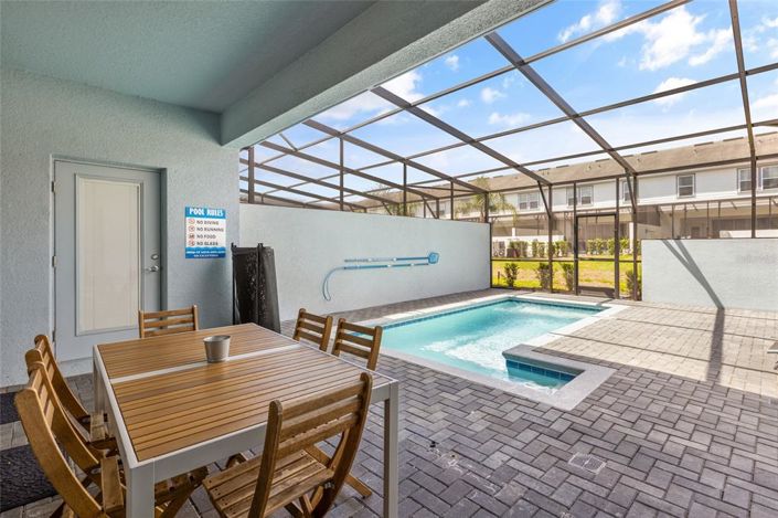 Image No.35-5 Bed Townhouse for sale