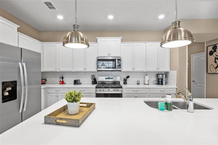 Image No.5-5 Bed Townhouse for sale