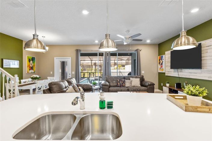 Image No.7-5 Bed Townhouse for sale